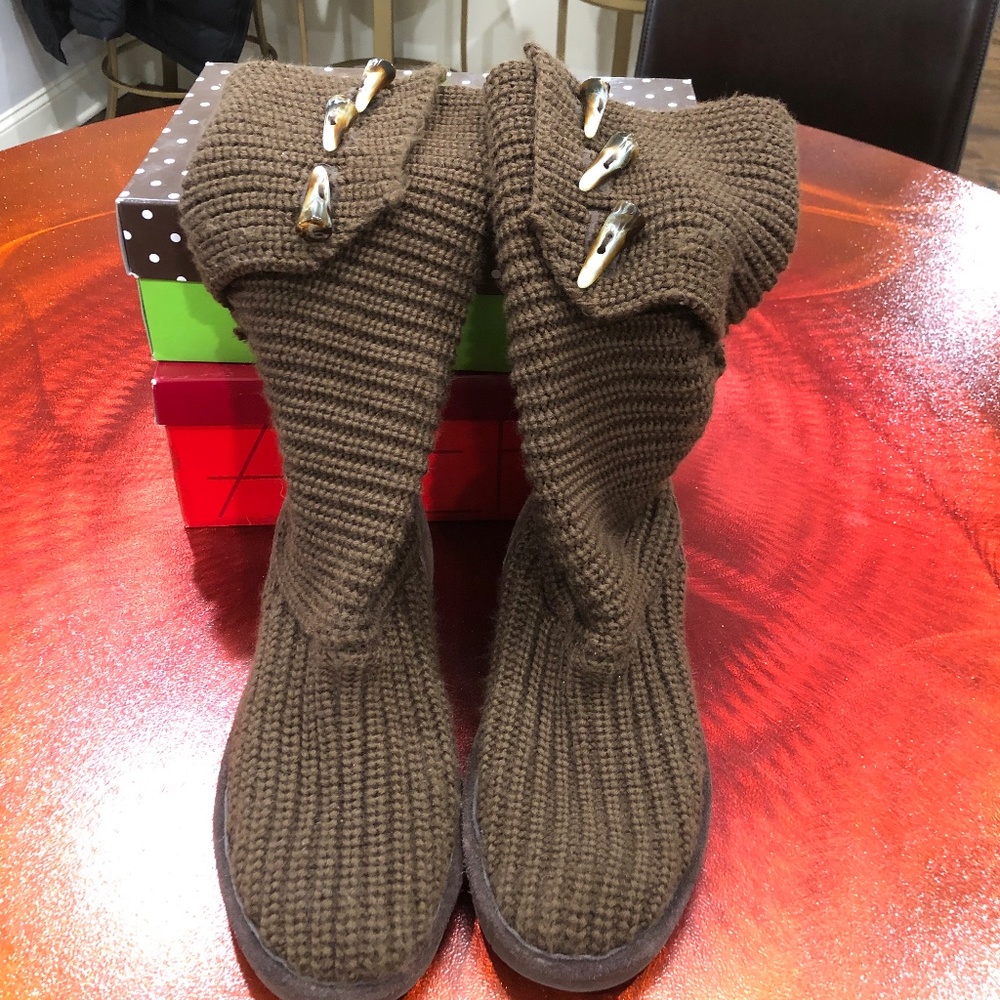 Brown BearPaw Knit Boots